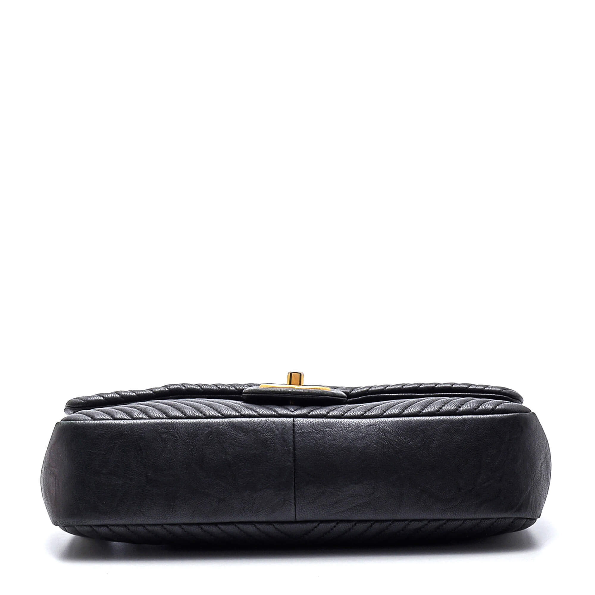 Chanel - Black Chevron Lambskin Leather Single Flap Bag 